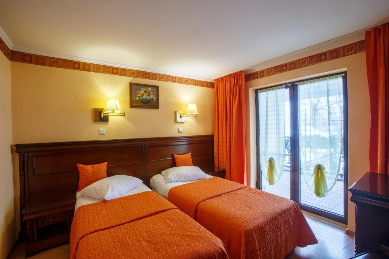 Hotel Domeniul Dracula Daneş Zewnętrze zdjęcie