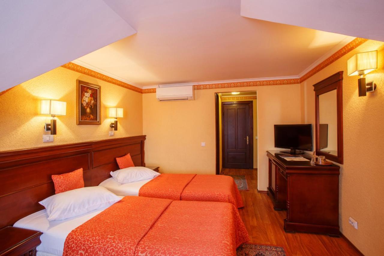 Hotel Domeniul Dracula Daneş Zewnętrze zdjęcie