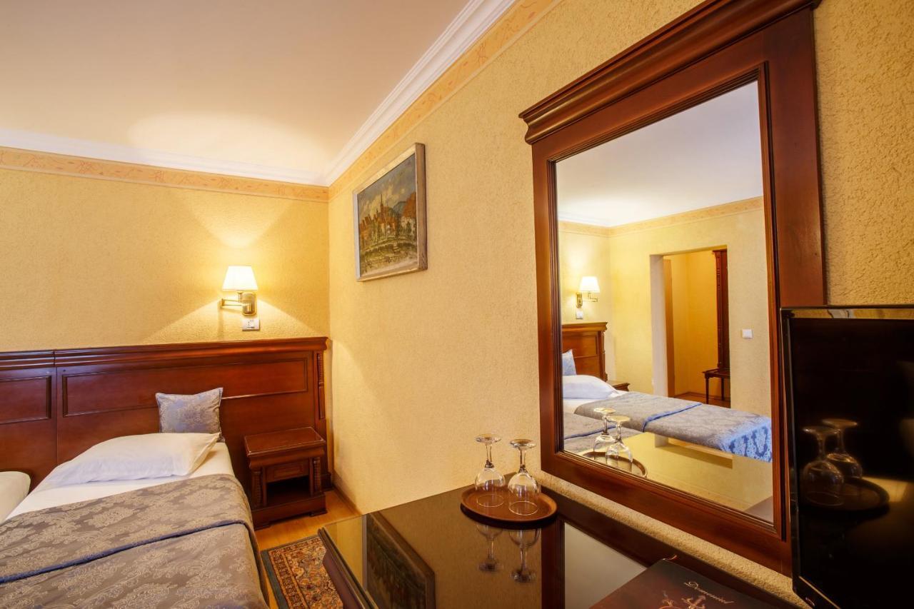 Hotel Domeniul Dracula Daneş Zewnętrze zdjęcie