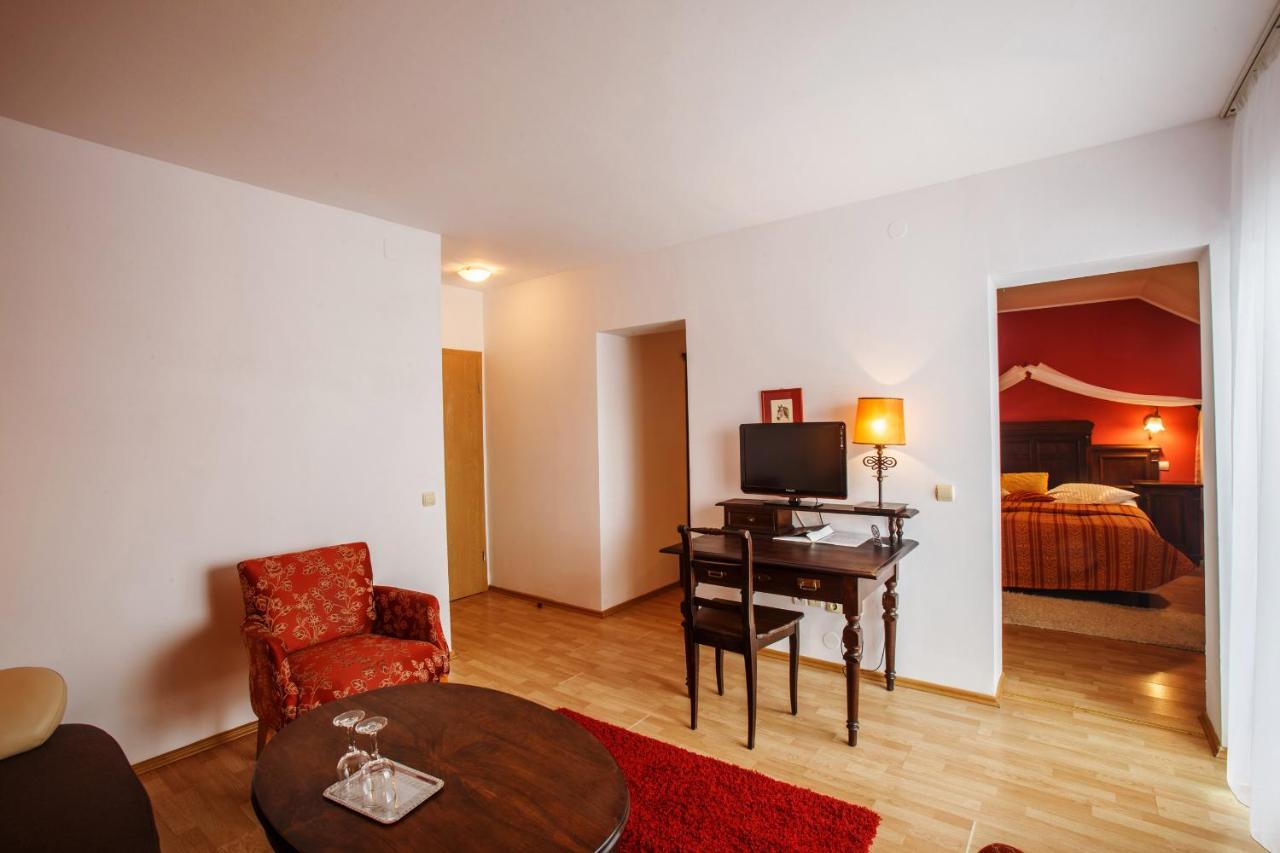 Hotel Domeniul Dracula Daneş Zewnętrze zdjęcie